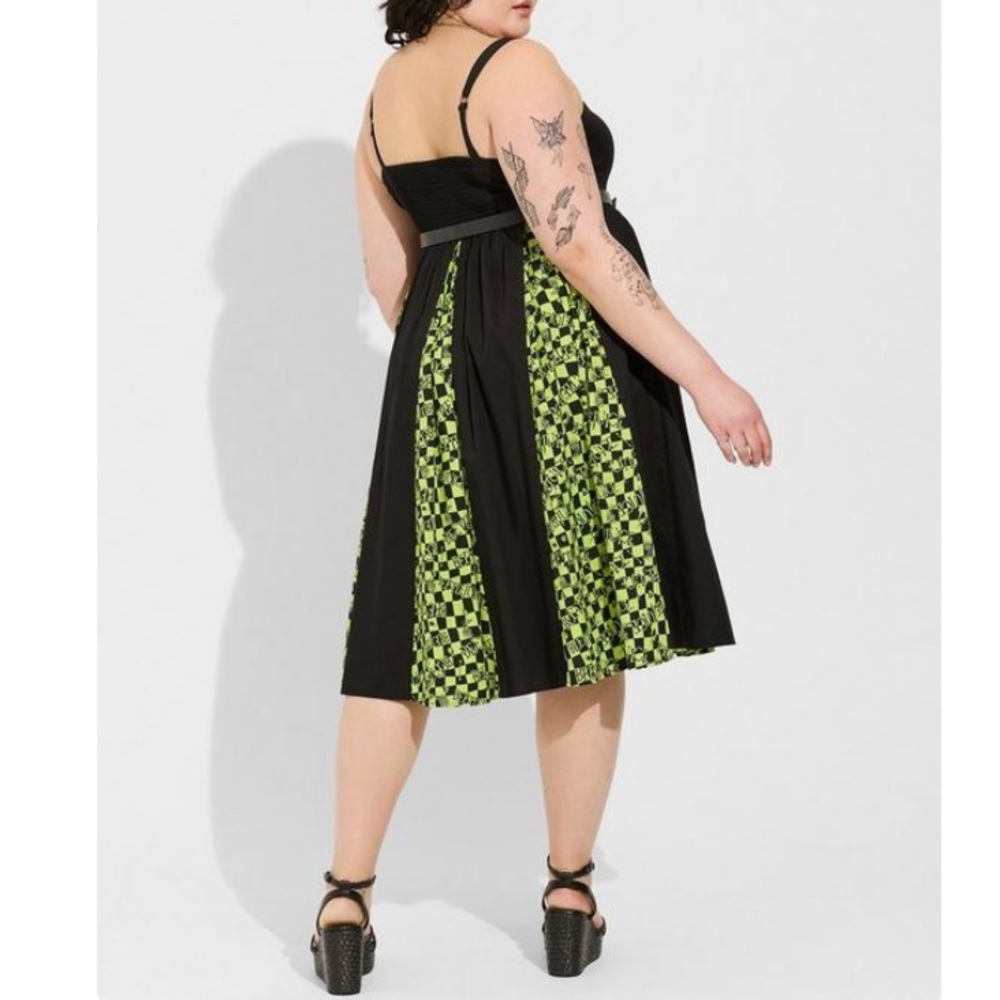 TORRID NWT Warner Bros Beetlejuice Mini Sweetheart Godet Skater Dress Halloween - Picture 4 of 5